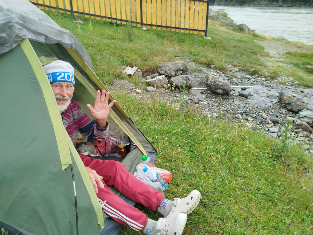 5 в палатке.jpg