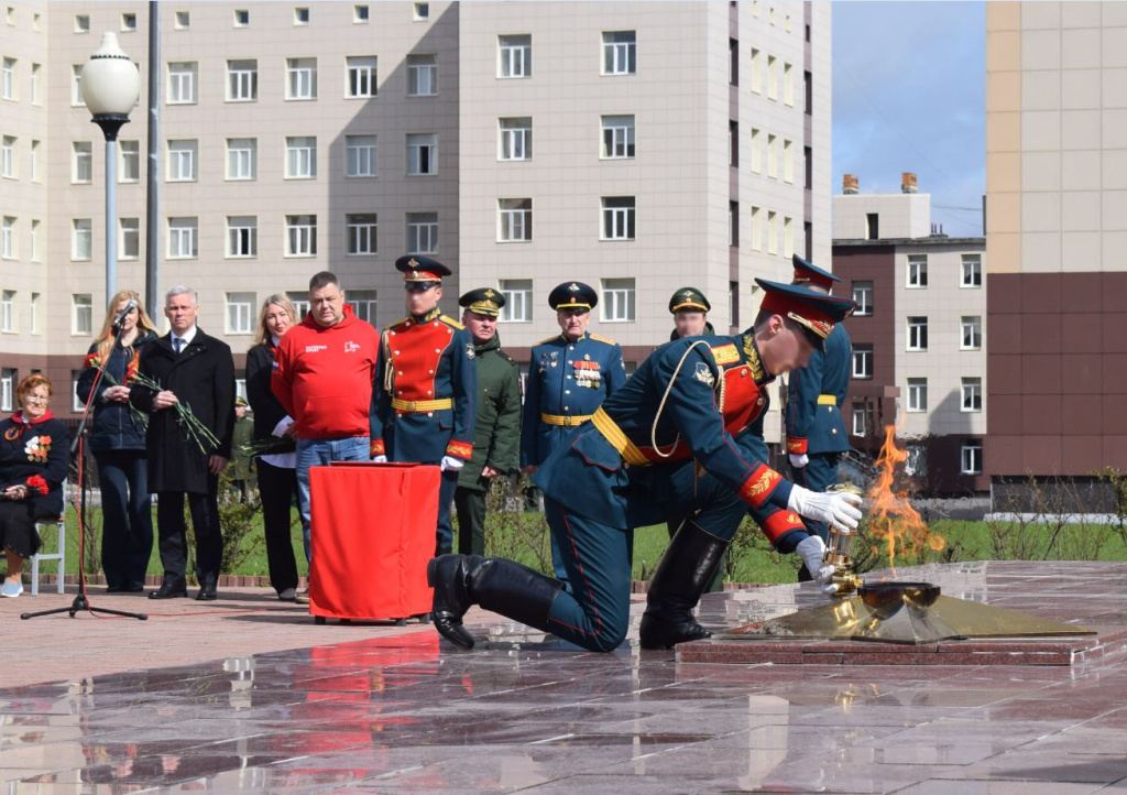 Огонь памяти_Военный университет.JPG