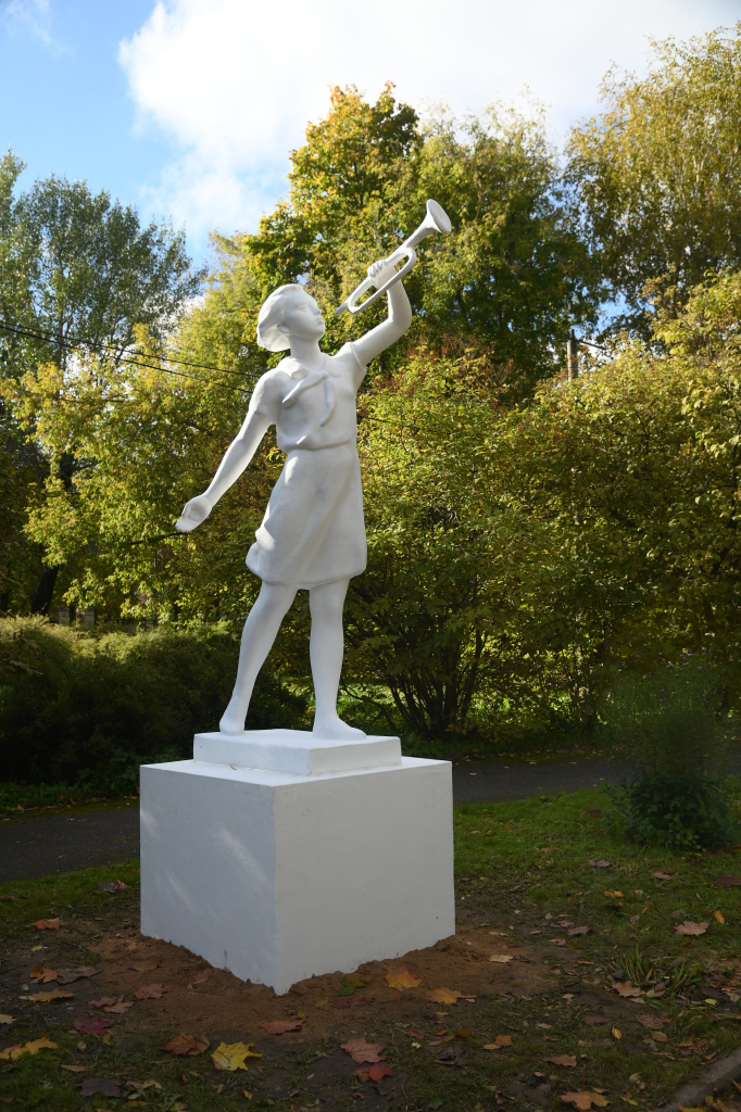 скульптура Комсомольский парк фото Ташева.JPG