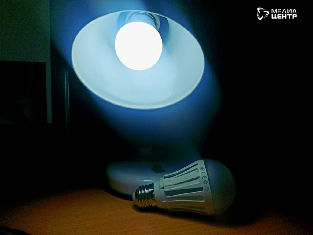 свет лампа.jpg свет лампа.jpg