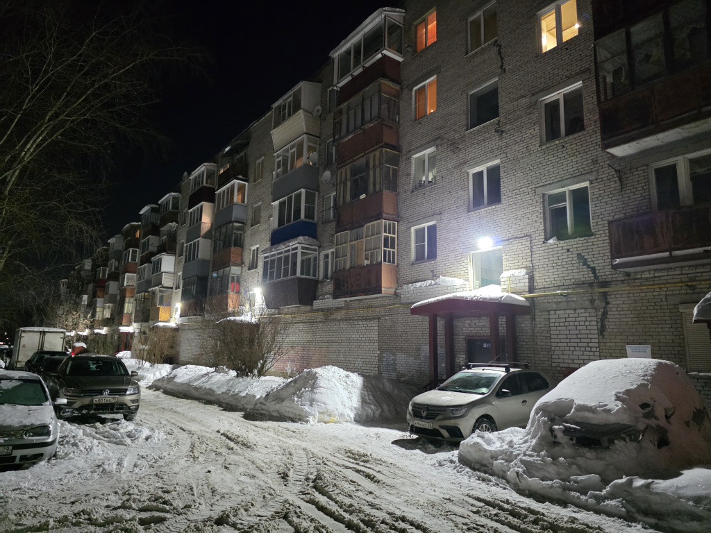 светлый двор Краснодонцев.jpg