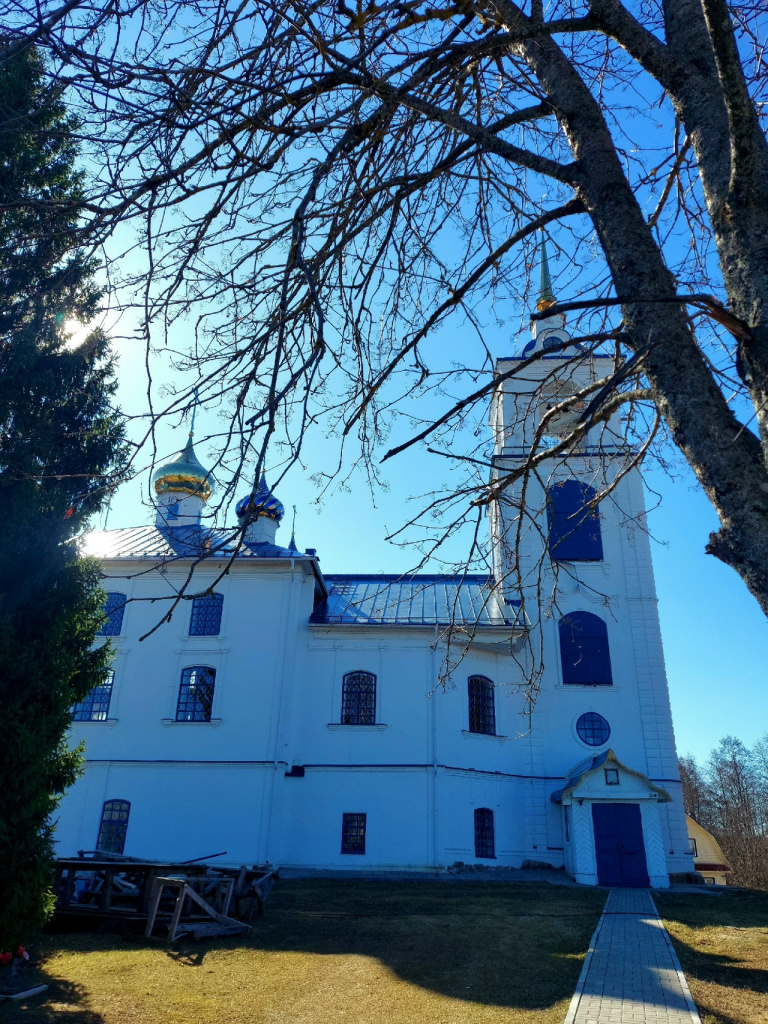 Храм Благовещения Дмитриево.jpg