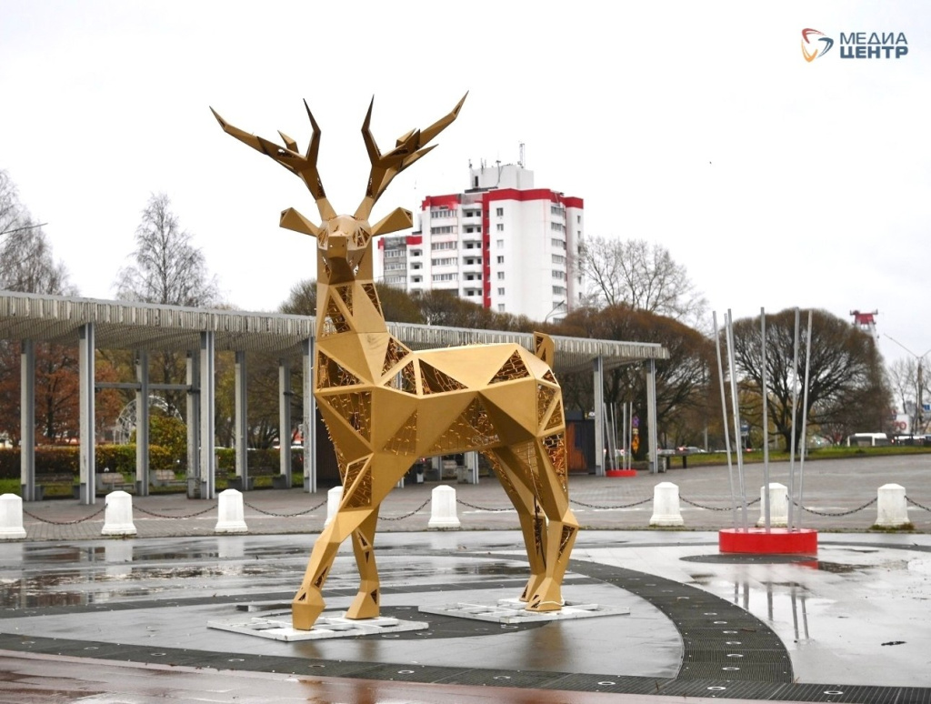 олень у дкм.jpg