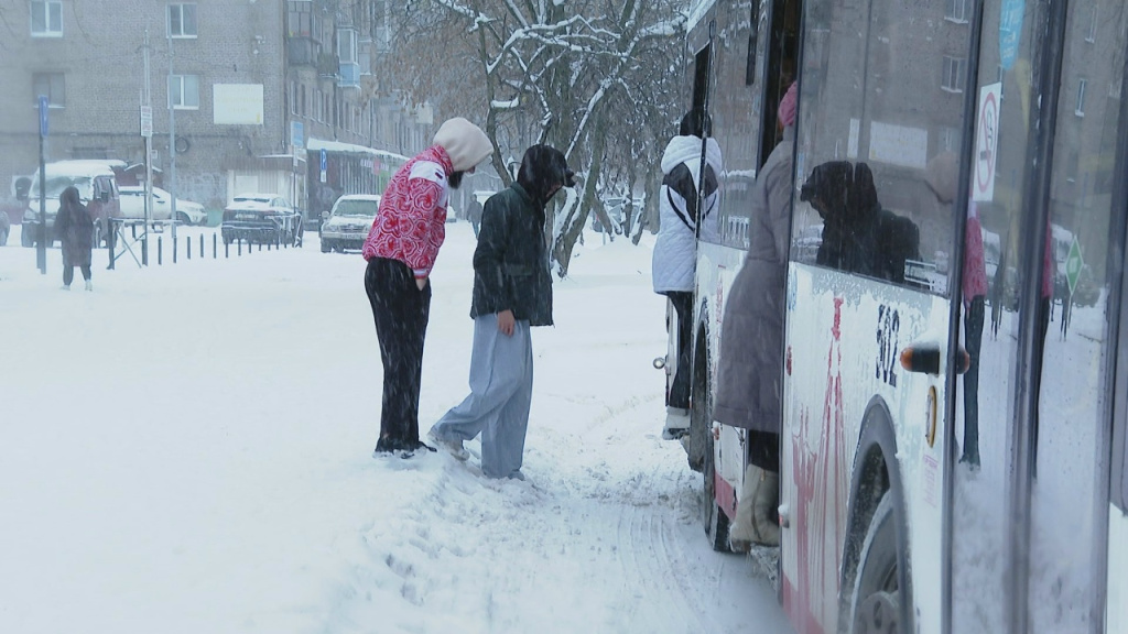 сат автобус люди.jpg