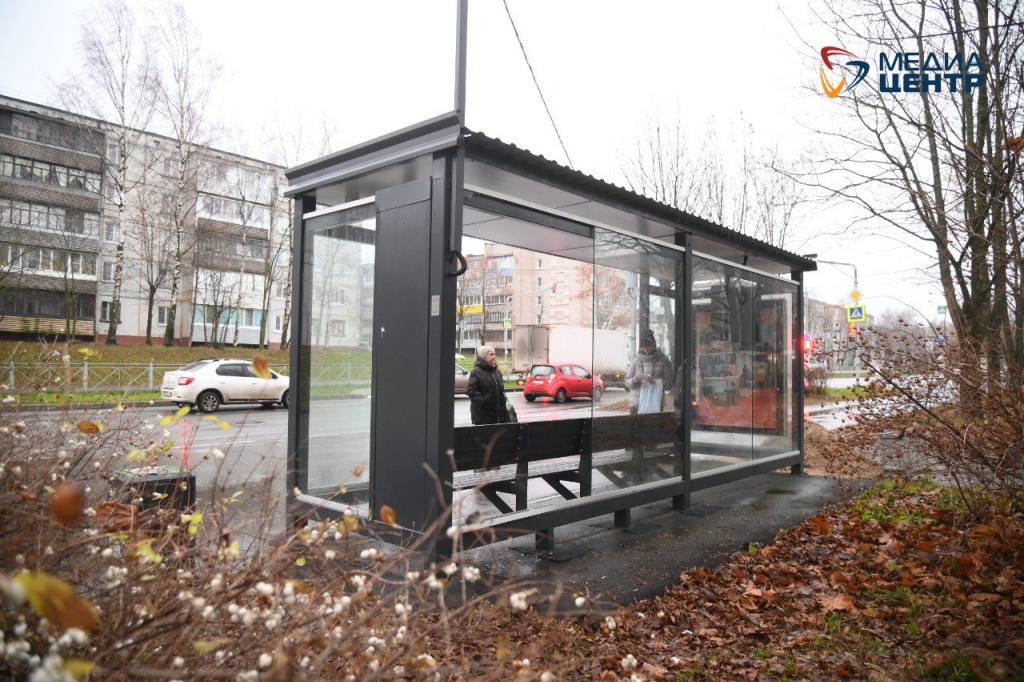 остановка на Беляева.jpg остановка на Беляева.jpg