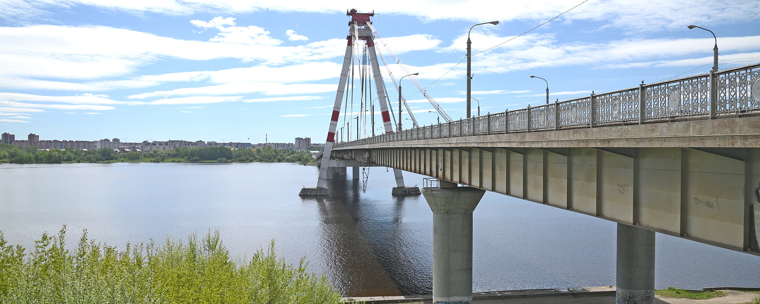 Гулял с другом под Октябрьским мостом